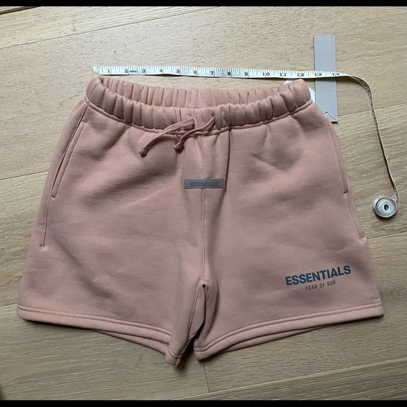 NEW AUTHENTIC FOG ESSENTIALS SHORTS MATTE BLUSH PINK - FEAR OF GOD - Picture 2 of 4